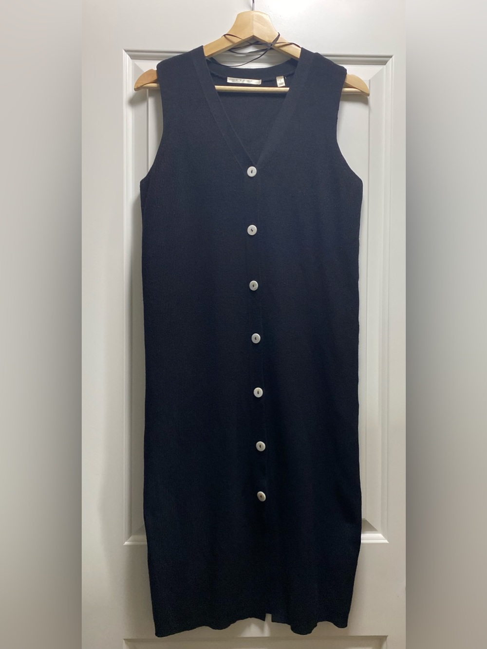 Cyrus Button Down Sweater Vest Sleeveless S Black Midi